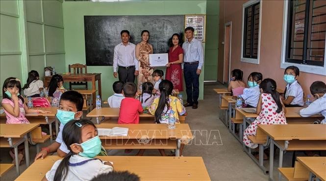 Learning Vietnamese to Preserve National Traditions Learning Vietnamese to Preserve National Traditions