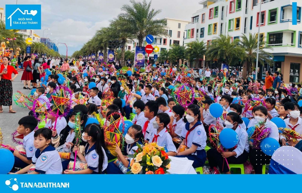 Hàng nghìn trẻ em Phú Quốc tham gia “đêm trăng thắp sáng ước mơ” Hàng nghìn trẻ em Phú Quốc tham gia “đêm trăng thắp sáng ước mơ”