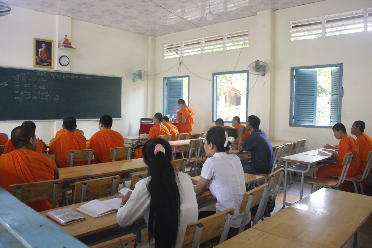 lớp học tiếng Khmer ở chùa Âng (phường 8, TP Trà Vinh) lớp học tiếng Khmer ở chùa Âng (phường 8, TP Trà Vinh)