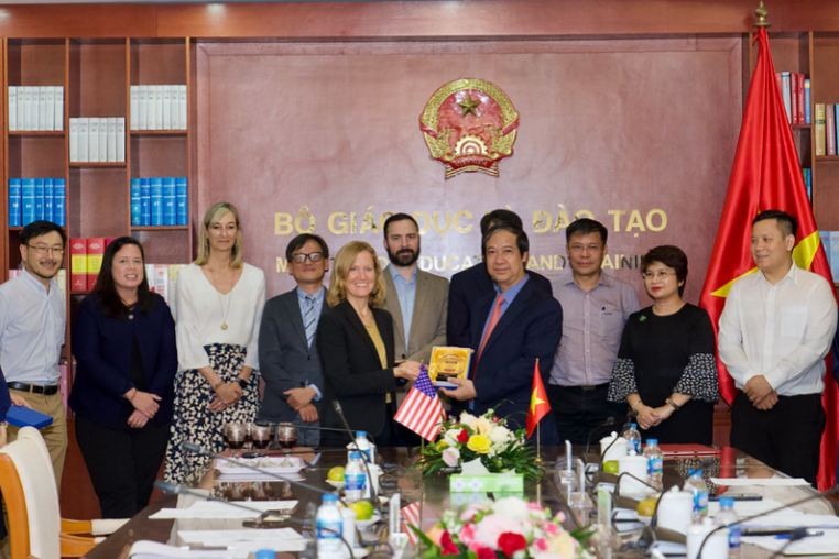 US Helps Improve Quality of Vietnamese Higher Education US Helps Improve Quality of Vietnamese Higher Education