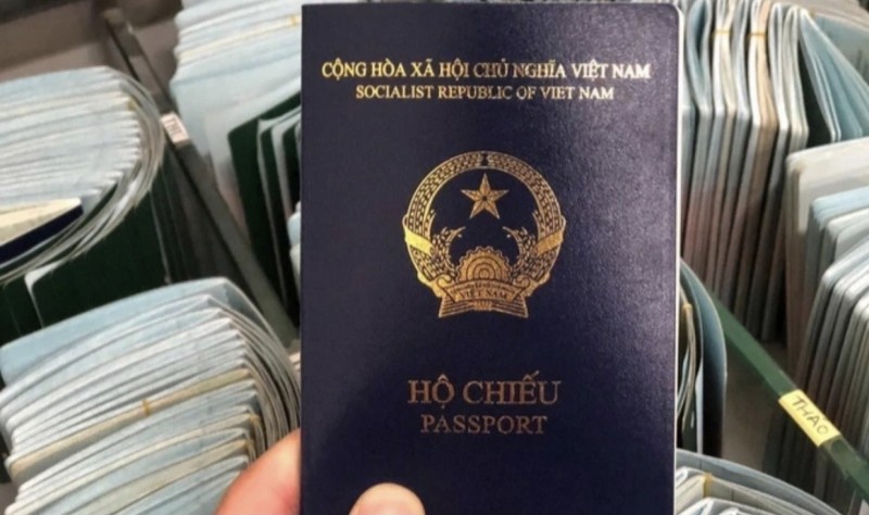 Từ 15/9 hộ chiếu mẫu mới sẽ in thêm thông tin nơi sinh Từ 15/9 hộ chiếu mẫu mới sẽ in thêm thông tin nơi sinh