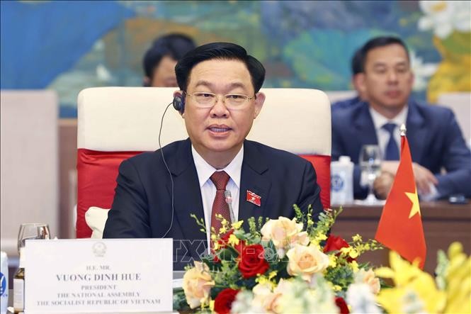 Chủ tịch Quốc hội Vương Đình Huệ đón, hội đàm với Chủ tịch Quốc hội Campuchia Chủ tịch Quốc hội Vương Đình Huệ đón, hội đàm với Chủ tịch Quốc hội Campuchia