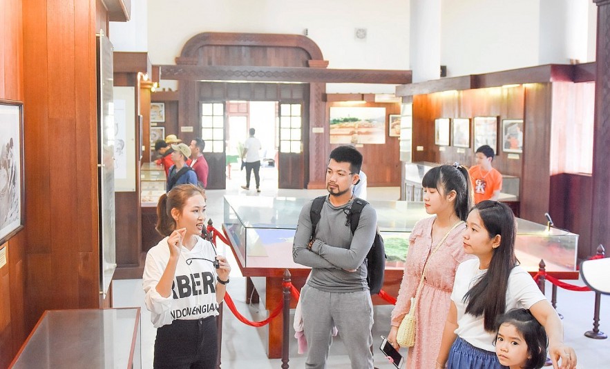 Admiring Sa Huynh With 3,000 Years Of Culture Admiring Sa Huynh With 3,000 Years Of Culture