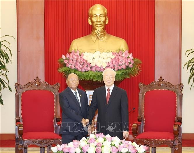 Tổng Bí thư Nguyễn Phú Trọng tiếp Chủ tịch Quốc hội Vương quốc Campuchia Samdech Heng Samrin Tổng Bí thư Nguyễn Phú Trọng tiếp Chủ tịch Quốc hội Vương quốc Campuchia Samdech Heng Samrin