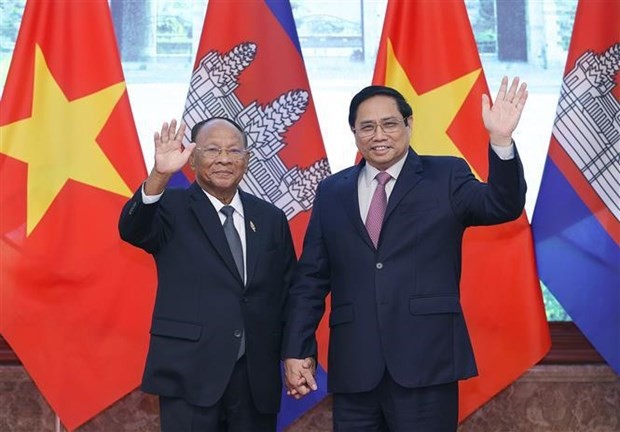 Top Leaders meet Cambodian NA President Top Leaders meet Cambodian NA President