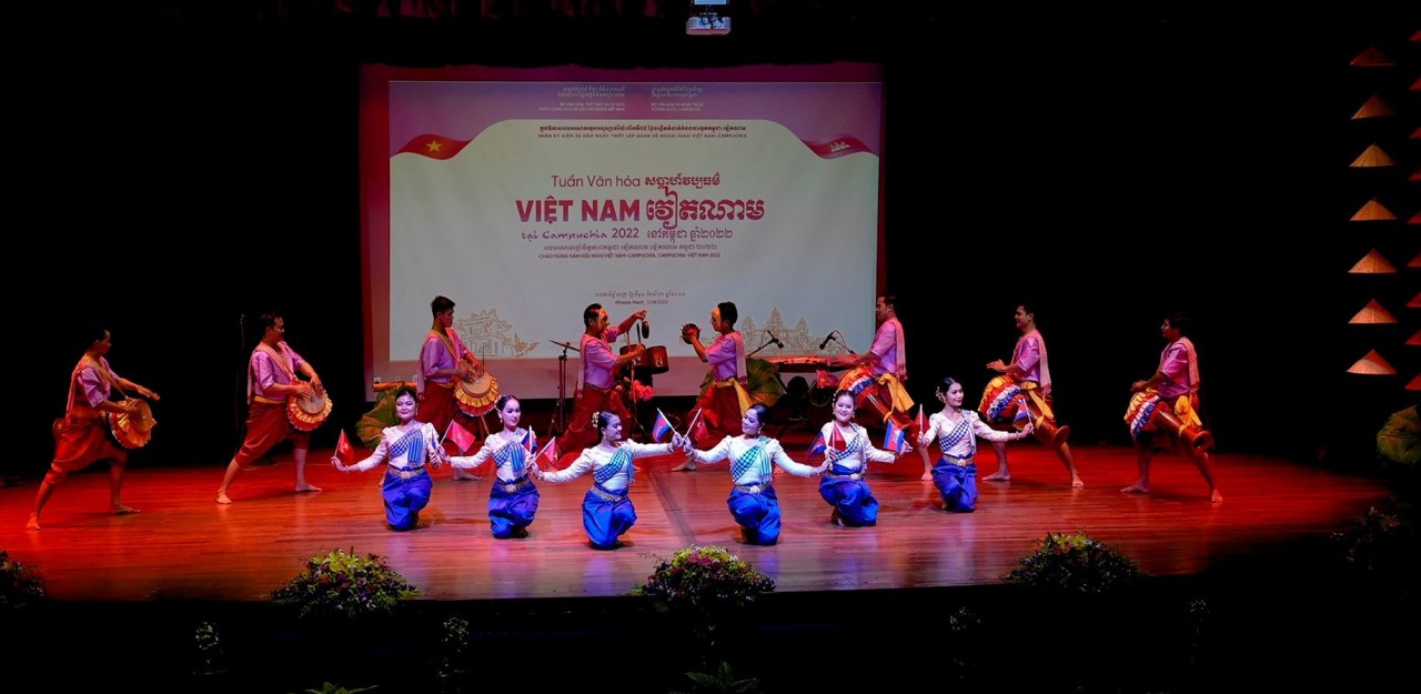 Giao lưu văn hóa bắc cầu hữu nghị Việt Nam – Campuchia Giao lưu văn hóa bắc cầu hữu nghị Việt Nam – Campuchia
