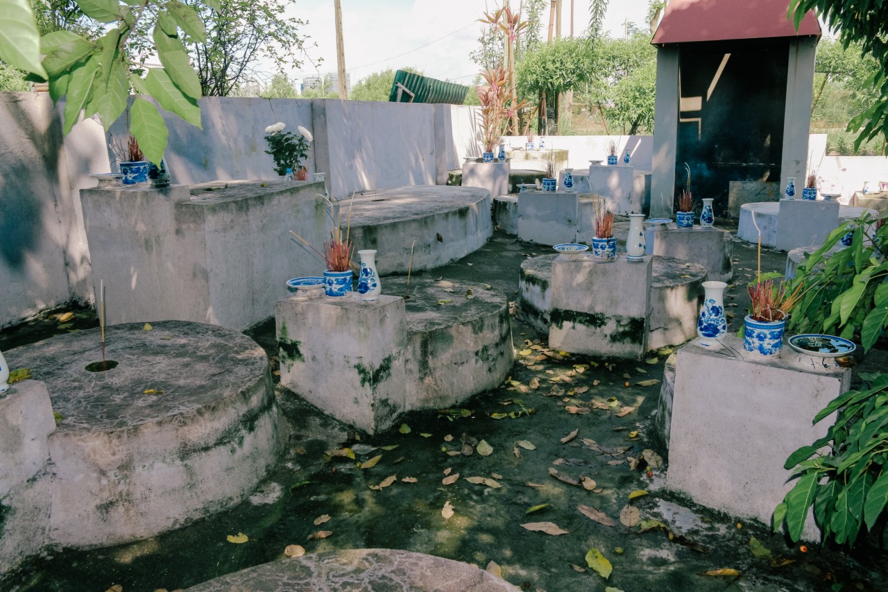 Miếu Cô Trôi là nơi an nghỉ của các nạn nhân xấu số vô danh tính Miếu Cô Trôi là nơi an nghỉ của các nạn nhân xấu số vô danh tính