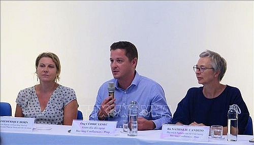 Ông Cédric Lesec, Giám đốc đối ngoại Bảo tàng Confluences, Pháp, phát biểu tại buổi họp báo (Ảnh: TTXVN). Ông Cédric Lesec, Giám đốc đối ngoại Bảo tàng Confluences, Pháp, phát biểu tại buổi họp báo (Ảnh: TTXVN).