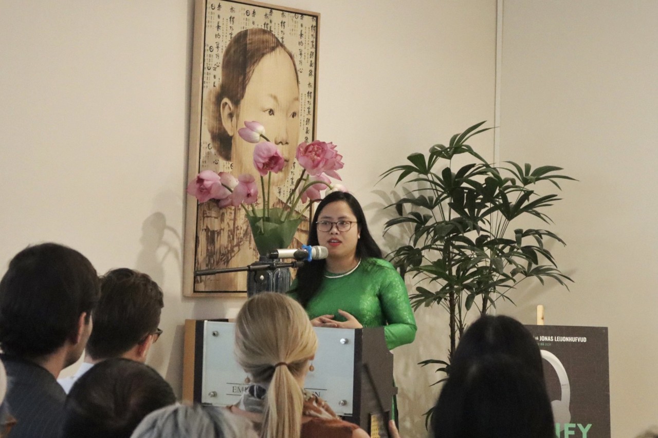 Bà Nguyễn Thu Trang - Phó Tổng Giám đốc Tân Việt Books phát biểu tại sự kiện (Ảnh: Hạnh Trần). Bà Nguyễn Thu Trang - Phó Tổng Giám đốc Tân Việt Books phát biểu tại sự kiện (Ảnh: Hạnh Trần).