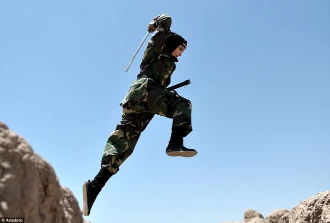 Phụ nữ Iran gây ấn tượng khi trở thành Ninja Phụ nữ Iran gây ấn tượng khi trở thành Ninja