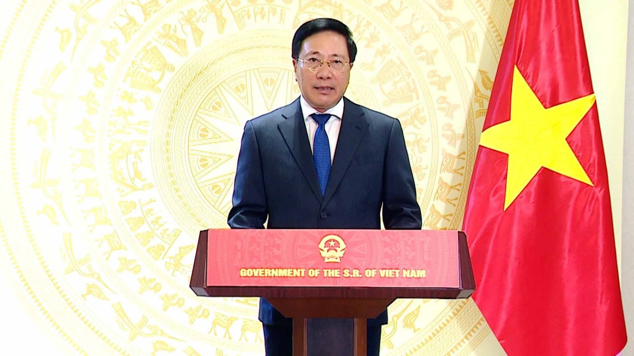 Phó Thủ tướng Thường trực Phạm Bình Minh. Phó Thủ tướng Thường trực Phạm Bình Minh.