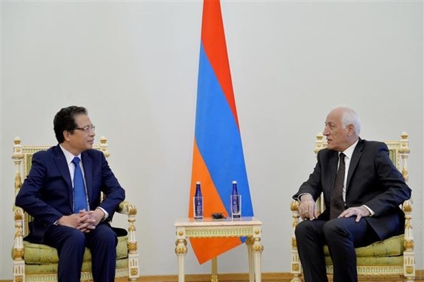 Armenian President Vahagn Khachaturyan receives Vietnamese Ambassador Dang Minh Khoi on September 16. Photo: VNA Armenian President Vahagn Khachaturyan receives Vietnamese Ambassador Dang Minh Khoi on September 16. Photo: VNA