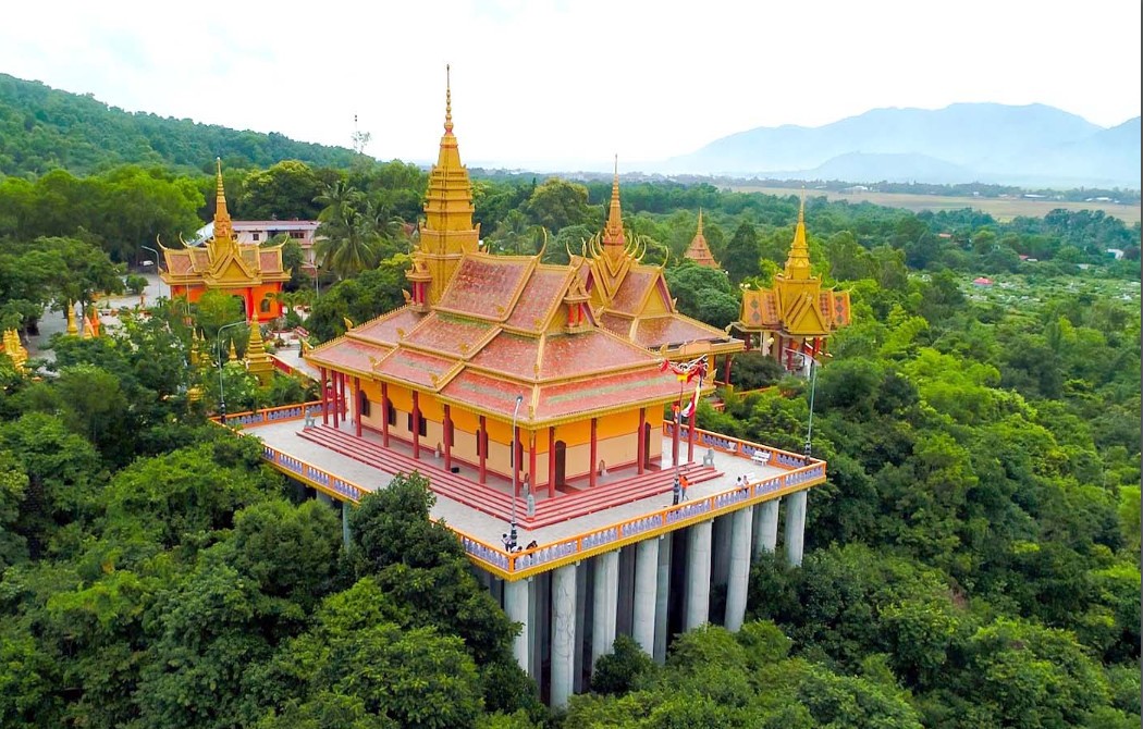 Chùa Tà Pạ - Ngôi chùa Khmer trên núi độc đáo ở An Giang Chùa Tà Pạ - Ngôi chùa Khmer trên núi độc đáo ở An Giang