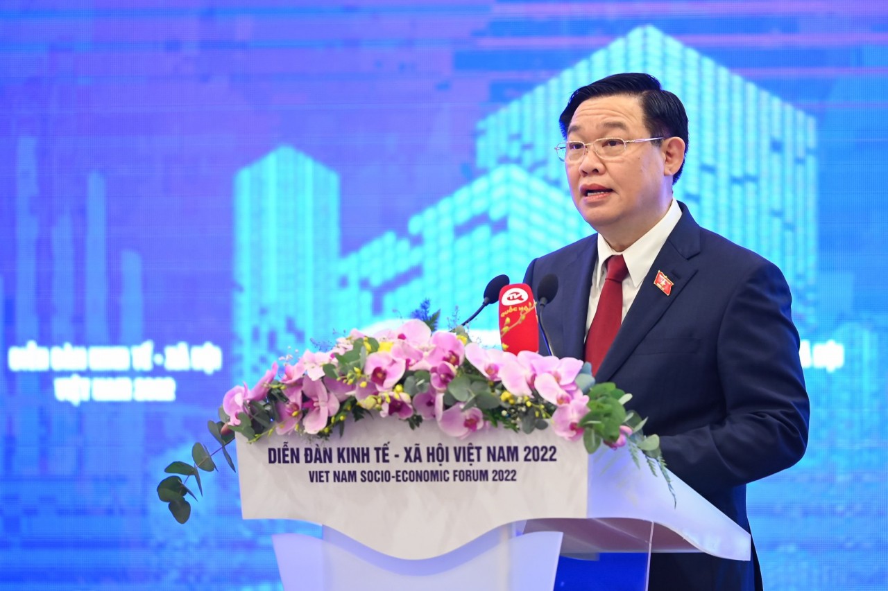 Chủ tịch Quốc hội Vương Đình Huệ phát biểu khai mạc Diễn đàn Kinh tế - Xã hội năm 2022. Chủ tịch Quốc hội Vương Đình Huệ phát biểu khai mạc Diễn đàn Kinh tế - Xã hội năm 2022.