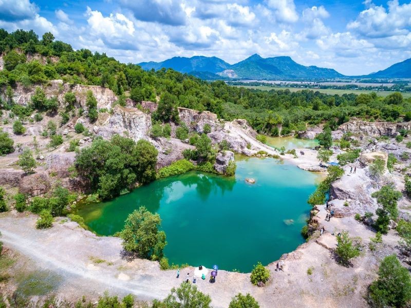 Chùa Tà Pạ - Ngôi chùa Khmer trên núi độc đáo ở An Giang Chùa Tà Pạ - Ngôi chùa Khmer trên núi độc đáo ở An Giang