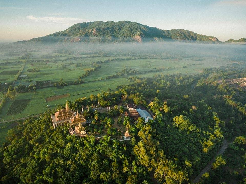 Chùa Tà Pạ - Ngôi chùa Khmer trên núi độc đáo ở An Giang Chùa Tà Pạ - Ngôi chùa Khmer trên núi độc đáo ở An Giang
