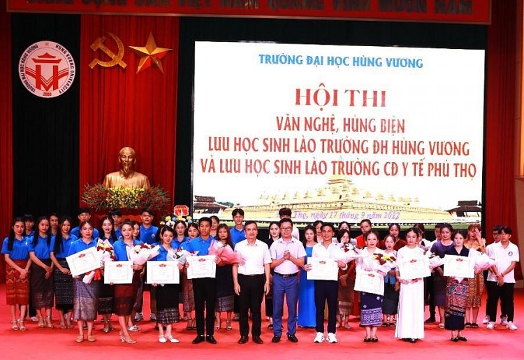 Sôi nổi Hội thi Văn nghệ, hùng biện lưu học sinh Lào tại tỉnh Phú Thọ Sôi nổi Hội thi Văn nghệ, hùng biện lưu học sinh Lào tại tỉnh Phú Thọ