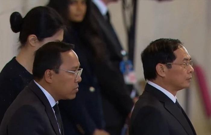 Foreign Minister Bui Thanh Son attended the funeral of Queen Elizabeth II Foreign Minister Bui Thanh Son attended the funeral of Queen Elizabeth II
