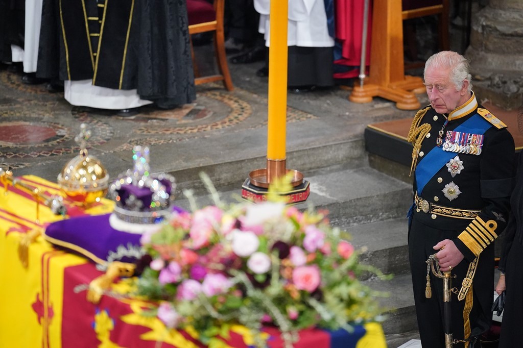 Hành trình cuối cùng của cố Nữ hoàng Anh Elizabeth II từ Balmoral đến London