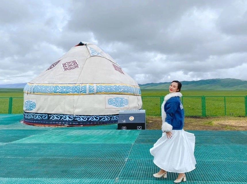 Kieu Phung on her trip to Nalati grassland, Xinjiang. Photo: Kieu Phung Kieu Phung on her trip to Nalati grassland, Xinjiang. Photo: Kieu Phung