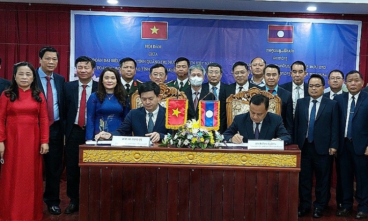Quảng Trị - Savannakhet: Xây dựng biên giới hòa bình, ổn định và phát triển từ mô hình kết nghĩa Quảng Trị - Savannakhet: Xây dựng biên giới hòa bình, ổn định và phát triển từ mô hình kết nghĩa