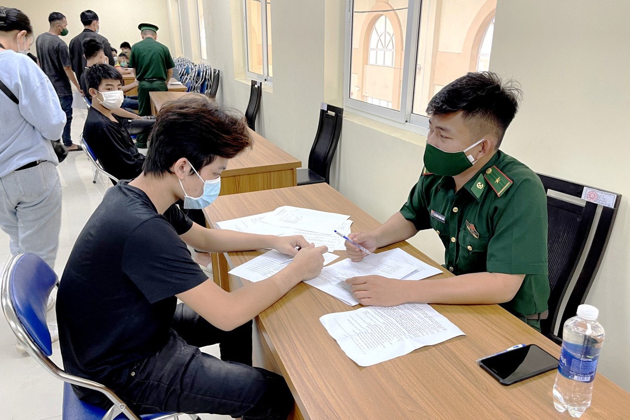 Bộ đội Biên phòng An Giang tiếp nhận 44 công dân từ Campuchia trở về Việt Nam
