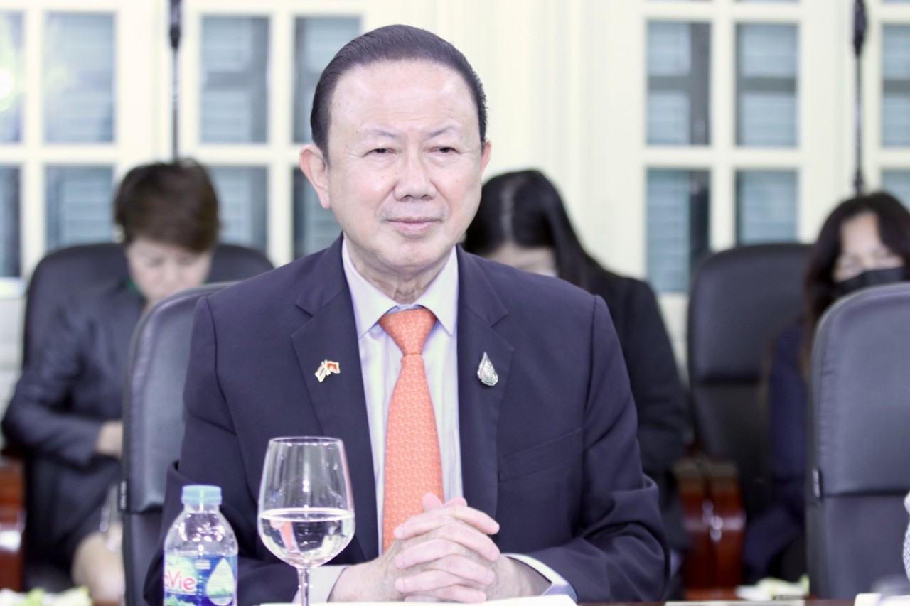 ông Sanan Angubolkul - Chủ tịch Hội, ông Sanan Angubolkul - Chủ tịch Hội,