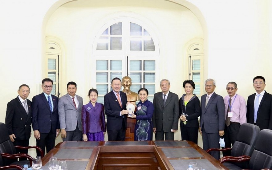 Promoting Business Connection and Local Cooperation Between Vietnam and Thailand Promoting Business Connection and Local Cooperation Between Vietnam and Thailand