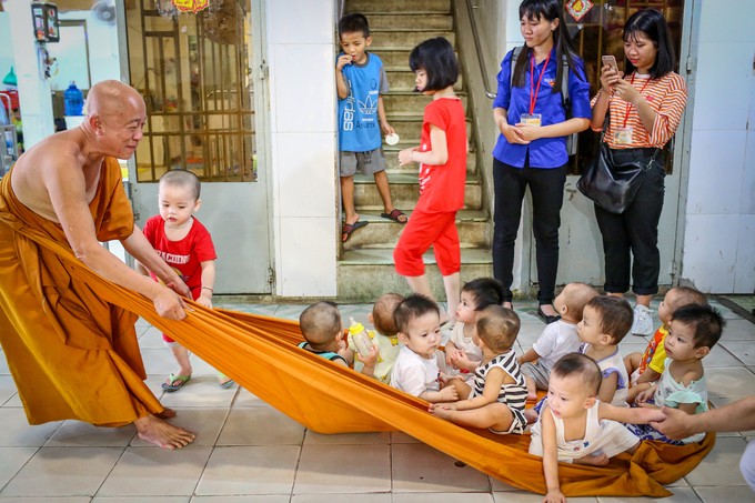 Chùa Kỳ Quang 2 còn là nơi nhận nuôi dưỡng và chăm sóc trẻ bị bỏ rơi, tật nguyền không nơi nương tựa (Ảnh sưu tầm). Chùa Kỳ Quang 2 còn là nơi nhận nuôi dưỡng và chăm sóc trẻ bị bỏ rơi, tật nguyền không nơi nương tựa (Ảnh sưu tầm).
