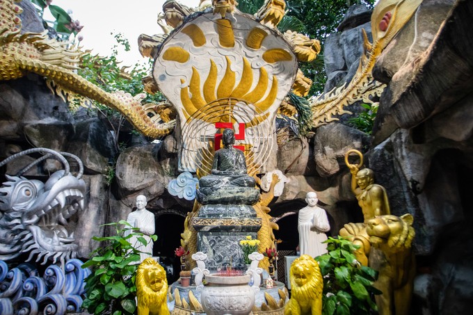 Khu vực Nhân tâm linh của chùa thờ Phật hoàng Trần Nhân Tông, người hai lần cùng nhân dân đánh đuổi giặc ngoại xâm Nguyên Mông (Ảnh minh họa). Khu vực Nhân tâm linh của chùa thờ Phật hoàng Trần Nhân Tông, người hai lần cùng nhân dân đánh đuổi giặc ngoại xâm Nguyên Mông (Ảnh minh họa).