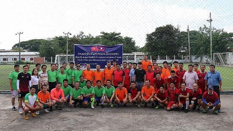 Football tournament in Vientiane marks Vietnam-Laos Solidarity and Friendship Year. Photo: NDO Football tournament in Vientiane marks Vietnam-Laos Solidarity and Friendship Year. Photo: NDO