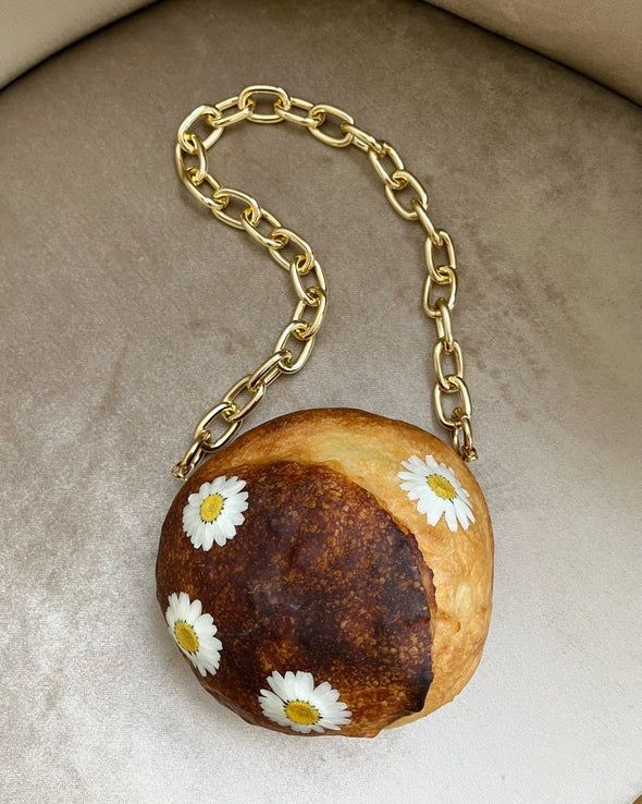 Mẫu túi xách Daisy Bread Bag phiên bản hạn chế có giá 290 USD Mẫu túi xách Daisy Bread Bag phiên bản hạn chế có giá 290 USD