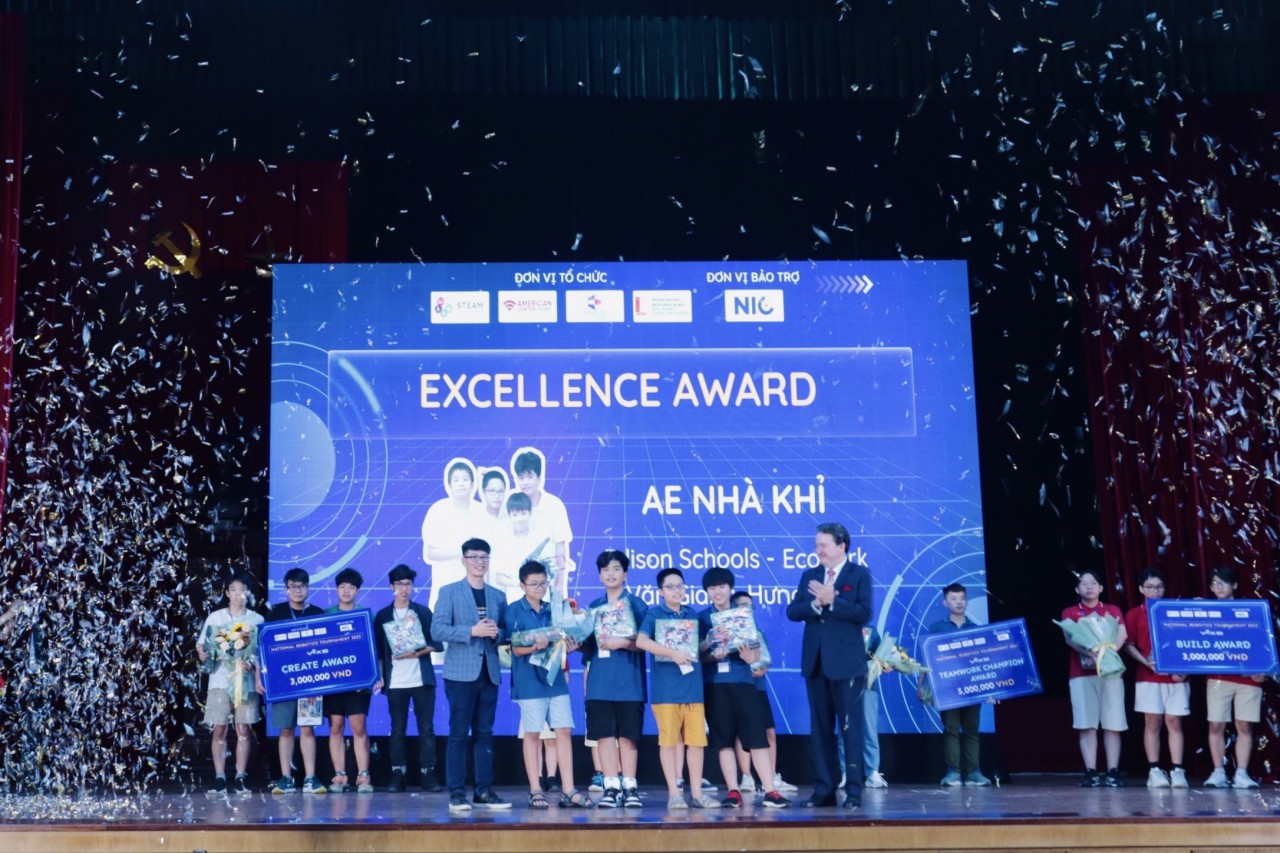 Đội AE Nhà Khỉ đến từ Edison Schools Ecopark, Hà Nội đã xuất sắc giành giải Quán quân đầu tiên của Giải đấu Giao hữu Robotics cấp Quốc gia sử dụng VEX IQ (Ảnh: Hạnh Trần). Đội AE Nhà Khỉ đến từ Edison Schools Ecopark, Hà Nội đã xuất sắc giành giải Quán quân đầu tiên của Giải đấu Giao hữu Robotics cấp Quốc gia sử dụng VEX IQ (Ảnh: Hạnh Trần).