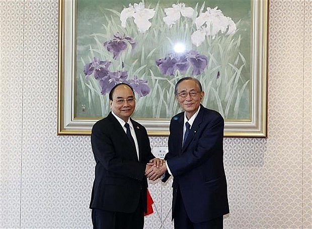 President Nguyen Xuan Phuc (left) met Japan’s Speaker of the House of Representatives Hosoda Hiroyuki on September 26. (Photo: VNA) President Nguyen Xuan Phuc (left) met Japan’s Speaker of the House of Representatives Hosoda Hiroyuki on September 26. (Photo: VNA)