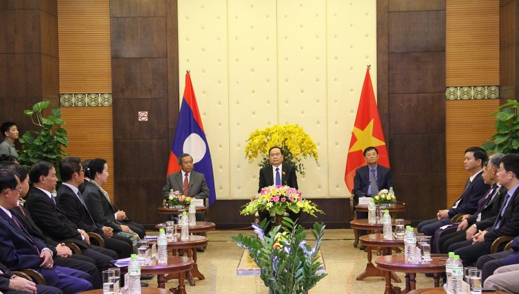 Phó Chủ tịch thường trực Quốc hội Trần Thanh Mẫn tiếp các đại biểu Việt Nam và Lào tham dự Liên hoan hữu nghị nhân dân hai nước lần thứ V Phó Chủ tịch thường trực Quốc hội Trần Thanh Mẫn tiếp các đại biểu Việt Nam và Lào tham dự Liên hoan hữu nghị nhân dân hai nước lần thứ V