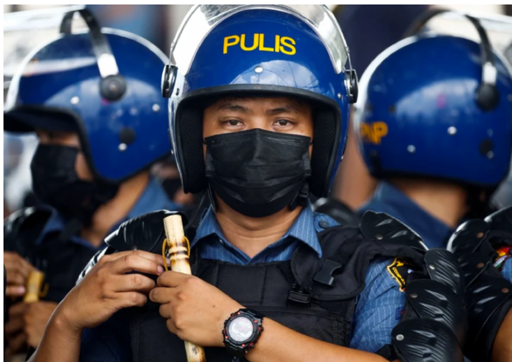 Philippines giải cứu 14 phụ nữ Việt Nam Philippines giải cứu 14 phụ nữ Việt Nam