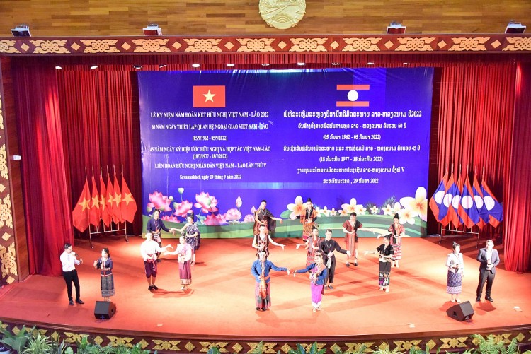 Đại biểu nhân dân hai nước Việt Nam - Lào sẽ tiếp tục đóng góp ở năm vấn đề lớn