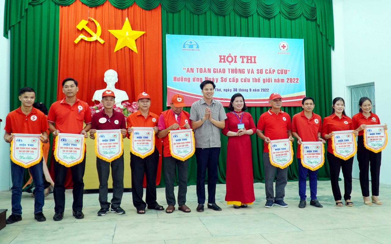 Cần Thơ: Tổ chức Hội thi An toàn giao thông và sơ cấp cứu cho cán bộ cơ sở Cần Thơ: Tổ chức Hội thi An toàn giao thông và sơ cấp cứu cho cán bộ cơ sở