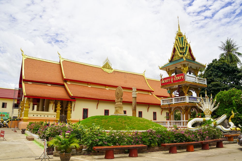 Pho tượng Phật bằng đồng lớn nhất nước Lào