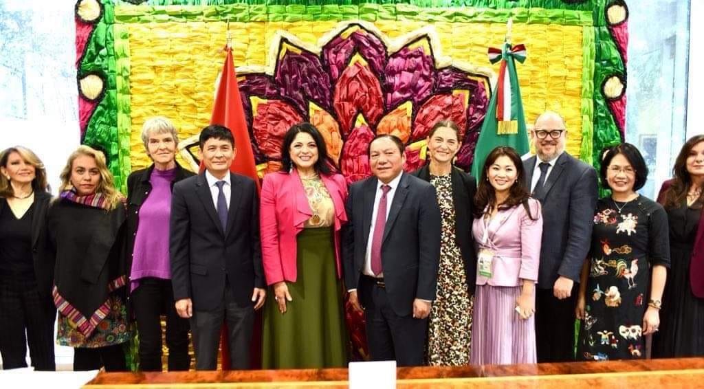 Minister of Culture, Sports and Tourism Nguyen Van Hung meets with Mexican Secretary of Culture Alejandra Frausto Guerrero. Minister of Culture, Sports and Tourism Nguyen Van Hung meets with Mexican Secretary of Culture Alejandra Frausto Guerrero.