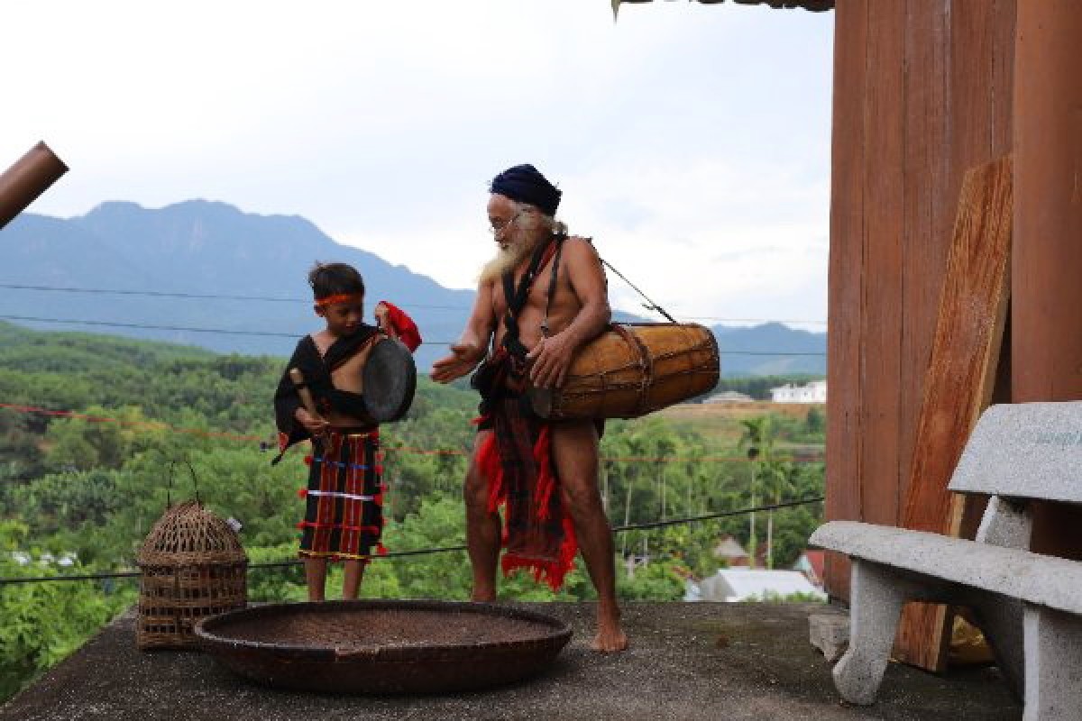 Giữ hồn cồng chiêng cho lớp trẻ Giữ hồn cồng chiêng cho lớp trẻ
