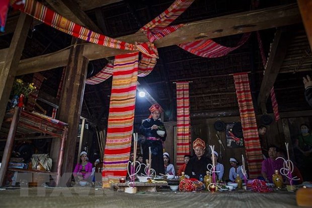 Lập hồ sơ trình UNESCO ghi danh Mo Mường là di sản cần bảo vệ khẩn cấp | Văn hóa | Vietnam+ (VietnamPlus) Lập hồ sơ trình UNESCO ghi danh Mo Mường là di sản cần bảo vệ khẩn cấp | Văn hóa | Vietnam+ (VietnamPlus)
