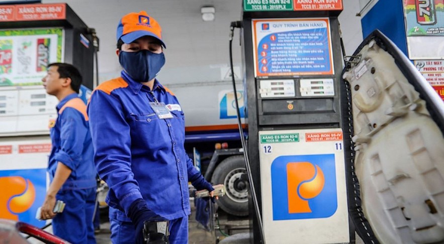 Vietnam Business & Weather Briefing (Oct 4): Petrol prices fall to over a year record low Vietnam Business & Weather Briefing (Oct 4): Petrol prices fall to over a year record low