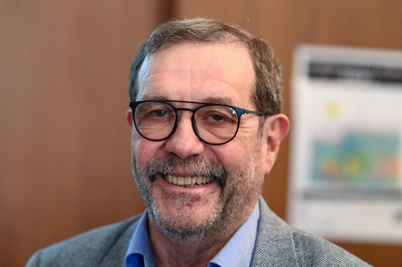 French physicist Alain Aspect was among three winners of the Nobel prize in physics on Tuesday for his groundbreaking work on quantum entanglement. | AFP-JIJI French physicist Alain Aspect was among three winners of the Nobel prize in physics on Tuesday for his groundbreaking work on quantum entanglement. | AFP-JIJI