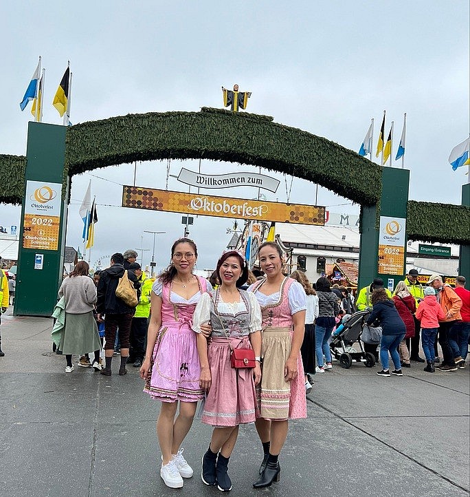 Overseas Vietnamese Experience a Joyful Oktoberfest Reunion Overseas Vietnamese Experience a Joyful Oktoberfest Reunion