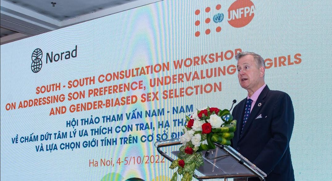 Bjorn Andersson, Regional Director for UNFPA Asia and the Pacific speaks at the two-day workshop on son preference, undervaluing of girls and gender-biased sex selection in Hanoi. Source: UNFPA Vietnam Bjorn Andersson, Regional Director for UNFPA Asia and the Pacific speaks at the two-day workshop on son preference, undervaluing of girls and gender-biased sex selection in Hanoi. Source: UNFPA Vietnam
