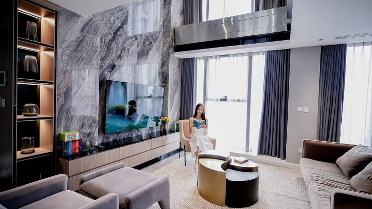 Thiết kế kính bao trọn mặt ngoài giúp nàng hậu tận hưởng tầm nhìn hướng sông tuyệt đẹp Thiết kế kính bao trọn mặt ngoài giúp nàng hậu tận hưởng tầm nhìn hướng sông tuyệt đẹp