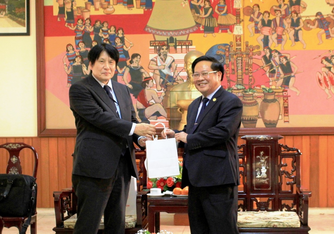 Tạo mọi điều kiện thuận lợi cho đối tác Nhật Bản đến tìm hiểu và đầu tư tại Kon Tum Tạo mọi điều kiện thuận lợi cho đối tác Nhật Bản đến tìm hiểu và đầu tư tại Kon Tum