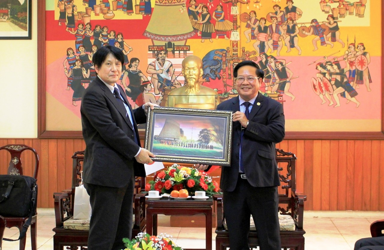 Tạo mọi điều kiện thuận lợi cho đối tác Nhật Bản đến tìm hiểu và đầu tư tại Kon Tum Tạo mọi điều kiện thuận lợi cho đối tác Nhật Bản đến tìm hiểu và đầu tư tại Kon Tum