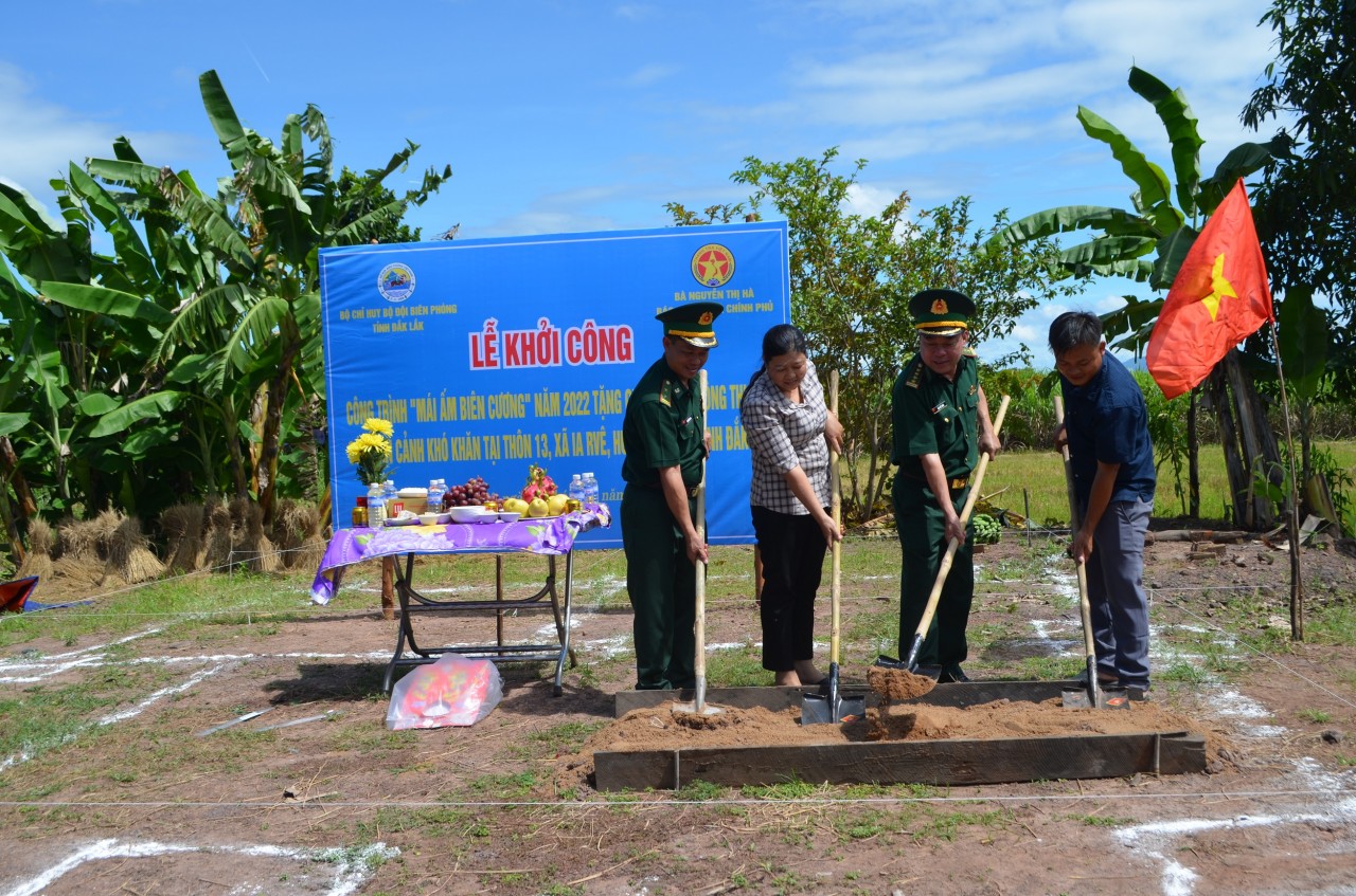 BĐBP tỉnh Đắk Lắk xây nhà “Mái ấm biên cương” và tạo hàng trăm sinh kế cho phụ nữ nghèo khu vực biên giới BĐBP tỉnh Đắk Lắk xây nhà “Mái ấm biên cương” và tạo hàng trăm sinh kế cho phụ nữ nghèo khu vực biên giới
